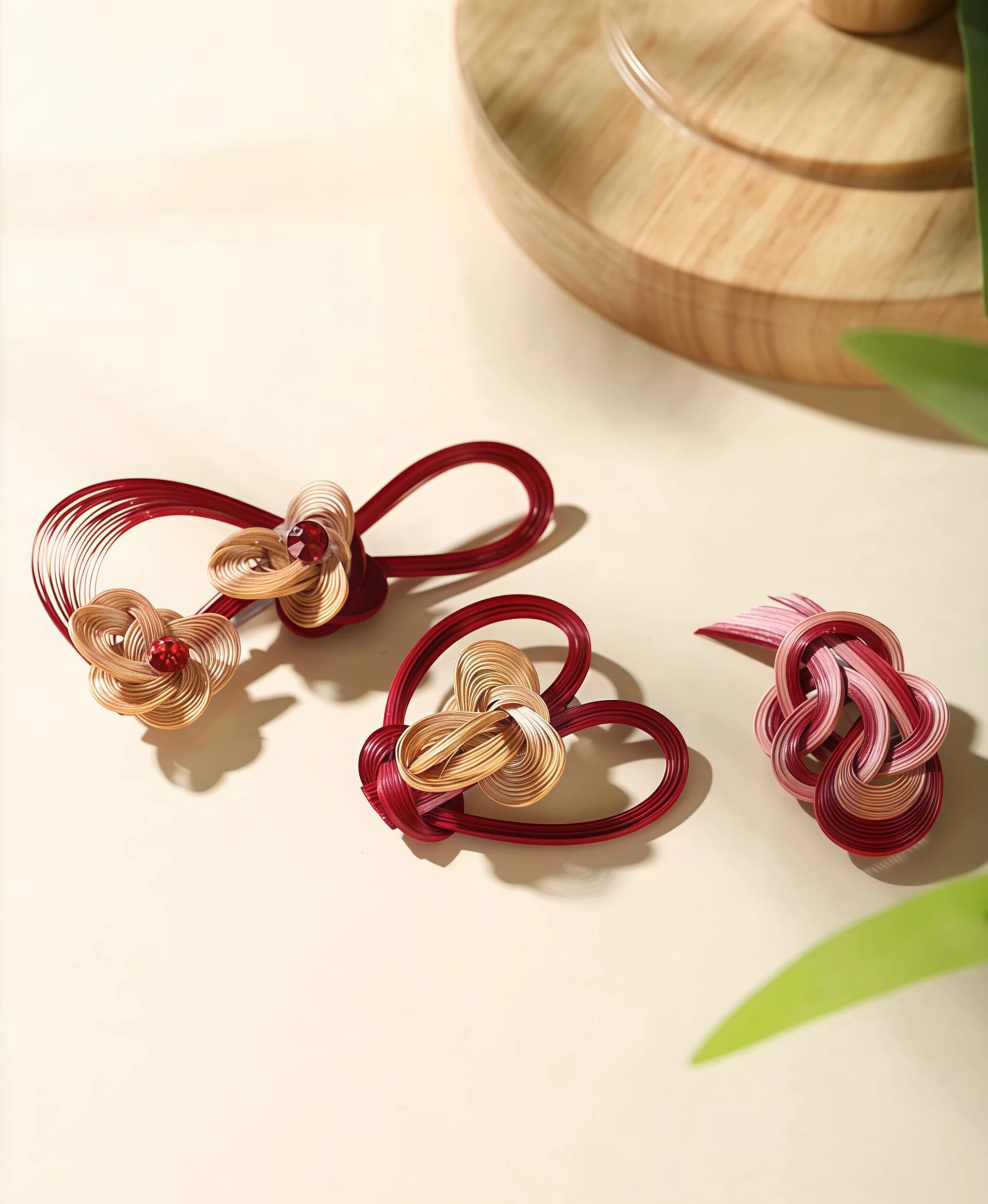 Handmade Bamboo-Woven Brooch - Lightweight Eco-Friendly Bamboo Fiber, Plant-Dyed Design - Fashion Gift